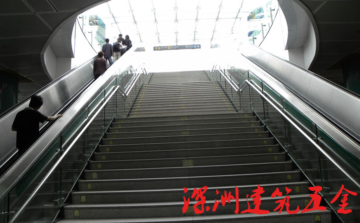 深圳地铁不锈钢工程立柱案例